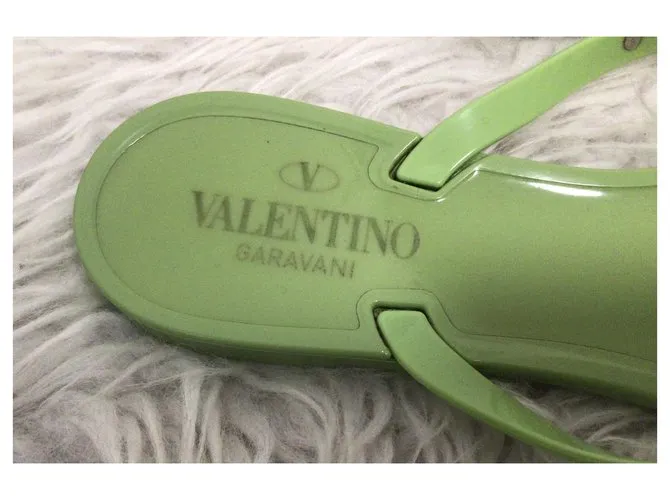 Valentino Garavani Sandalias de dedo en verde claro / hierba 