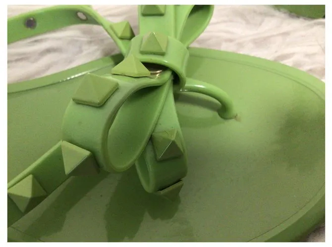 Valentino Garavani Sandalias de dedo en verde claro / hierba 