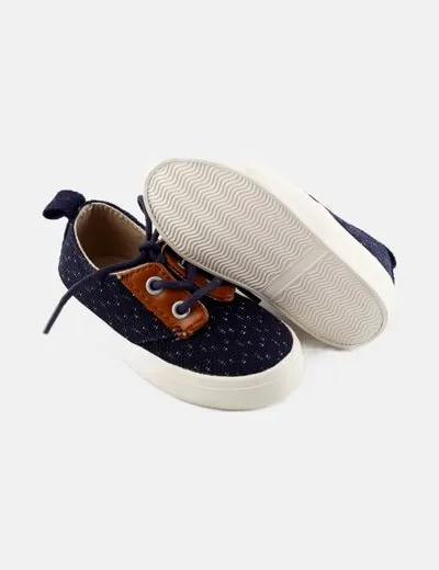 Zara Zapatilla azul marino estampada